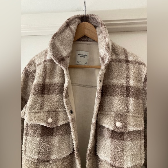 Shacket - Picture 2 of 14